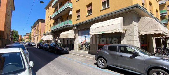 2 rooms Commercial property in Bologna, Italy No. 270014 2