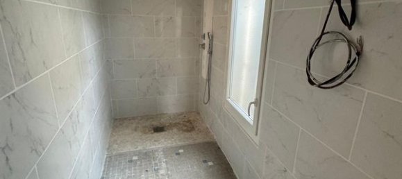 5 bedrooms House in Gironde, France No. 335878 3