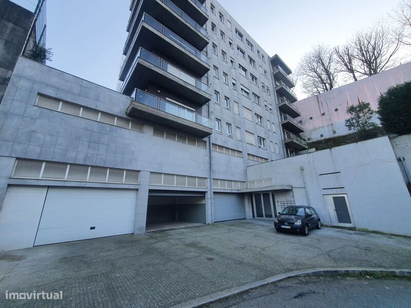 3 bedrooms Apartment in Porto, Portugal No. 194602