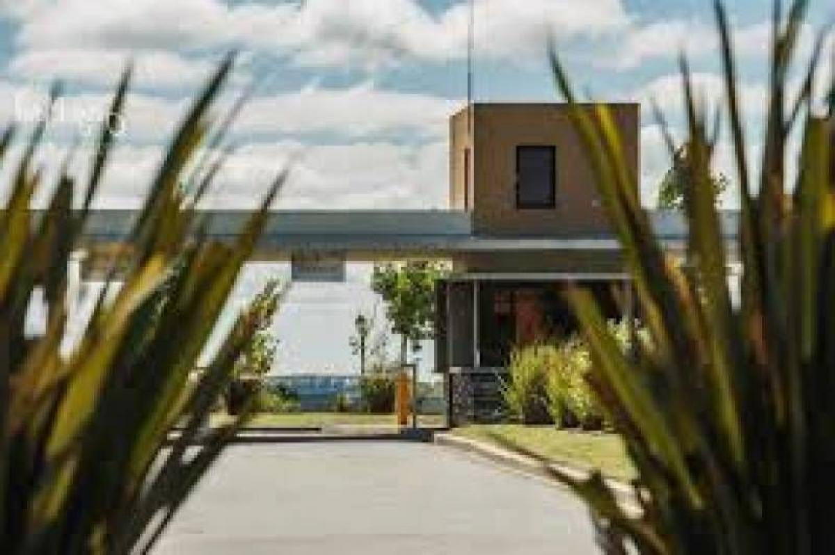  Land in Escobar, Argentina No. 113583