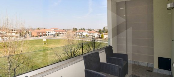 2-salle Appartement à Canegrate, Italy No. 23706 12