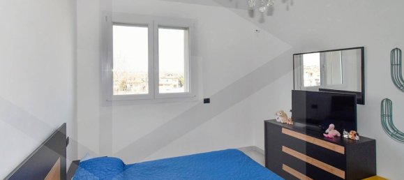 2-salle Appartement à Canegrate, Italy No. 23706 15