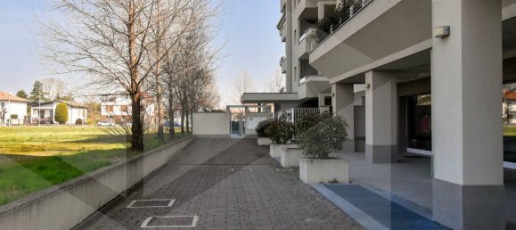 2-salle Appartement à Canegrate, Italy No. 23706 8