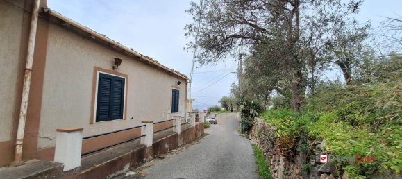 Дом с 5 комнатами в Мессина, Италия № 265169 8