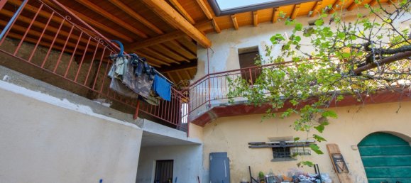 Дом с 4 комнатами в Адрара Сан Мартино, Италия № 104338 18