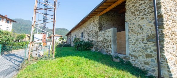 Дом с 4 комнатами в Адрара Сан Мартино, Италия № 104338 22