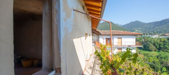 Дом с 4 комнатами в Адрара Сан Мартино, Италия № 104338 16