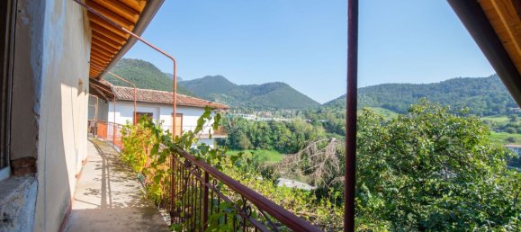 Дом с 4 комнатами в Адрара Сан Мартино, Италия № 104338 15