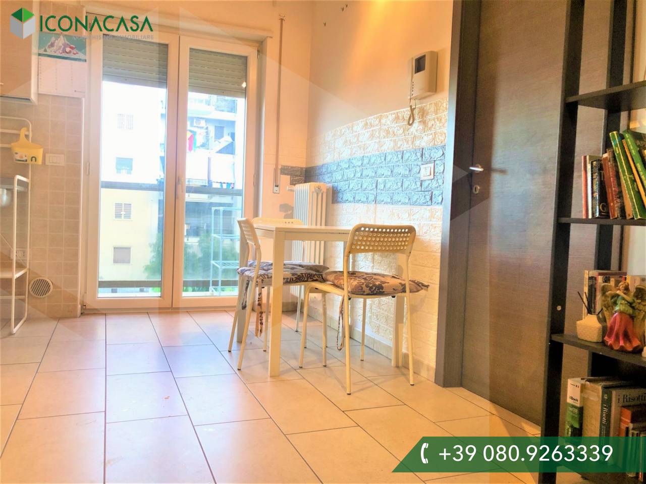 Квартира с 2 комнатами в Казамассима, Италия № 24791