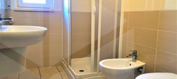 Квартира с 2 комнатами в Казамассима, Италия № 24791 11