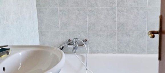 7 rooms House in Valenzano, Italy No. 259841 13