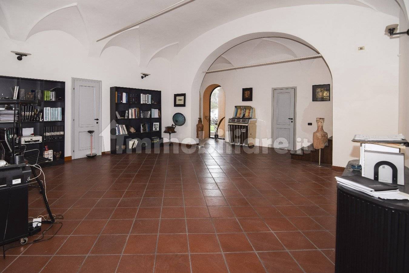 150m² Office in Reggio Emilia, Italy No. 275306