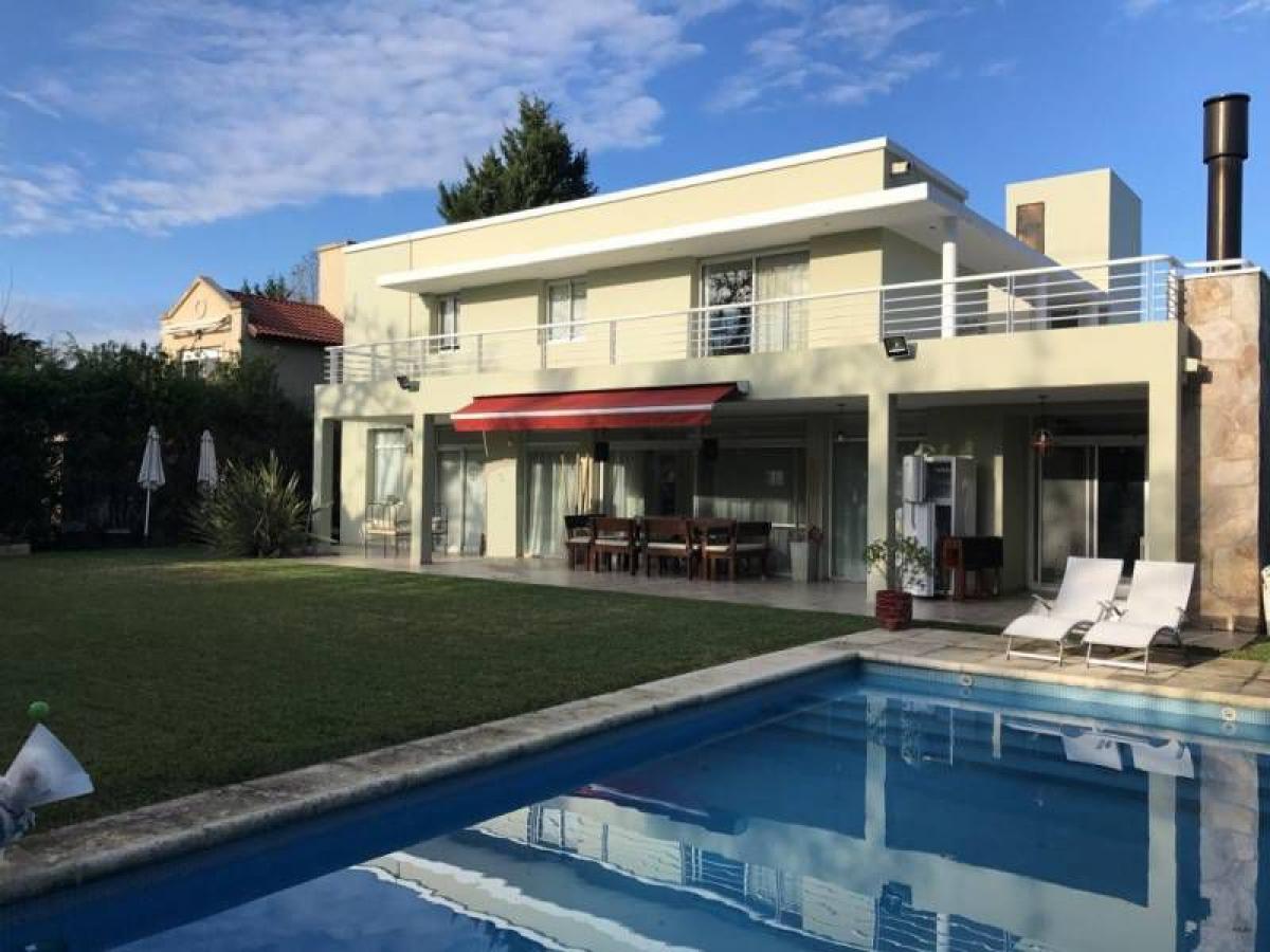 Casa de 3 dormitorios en Pilar, Argentina No. 63956