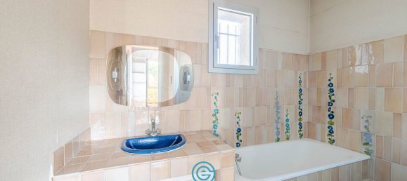 Дом с 5 спальнями в Марсель, Франция № 342448 8