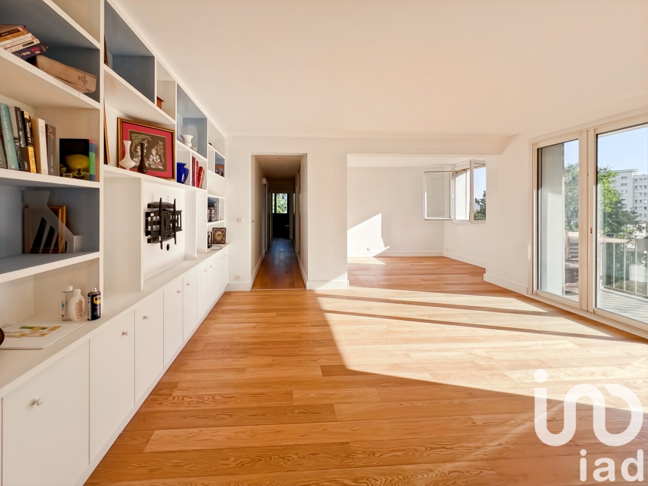 3 bedrooms Apartment in Saint-Cloud, France No. 348095