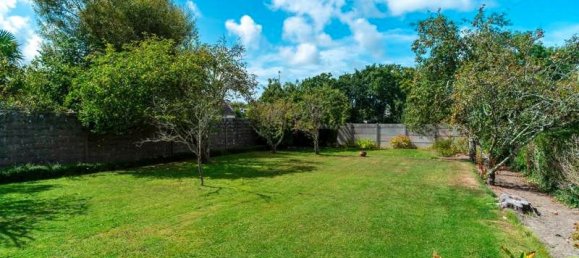 3 bedrooms House in Pont-l'Abbe, France No. 323386 2