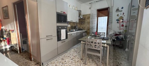 Квартира с 2 спальнями в Бари, Италия № 25555 10