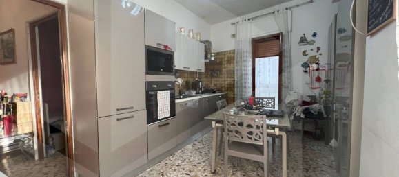 Квартира с 2 спальнями в Бари, Италия № 25555 11