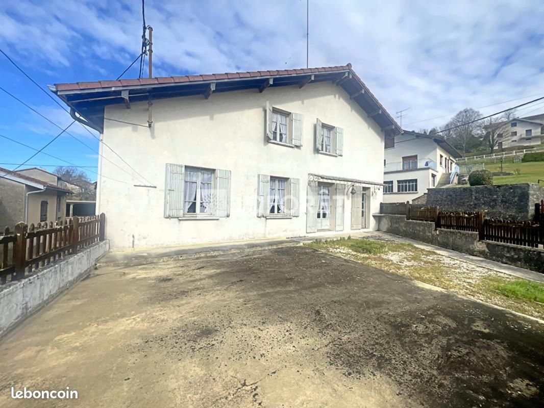 3 bedrooms Townhouse in Gigny, France No. 275387