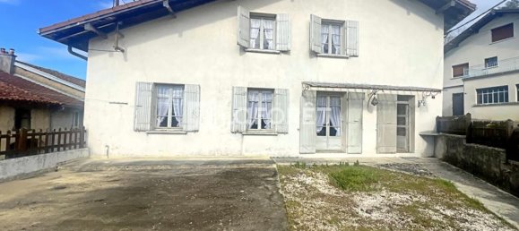 3 bedrooms Townhouse in Gigny, France No. 275387 2