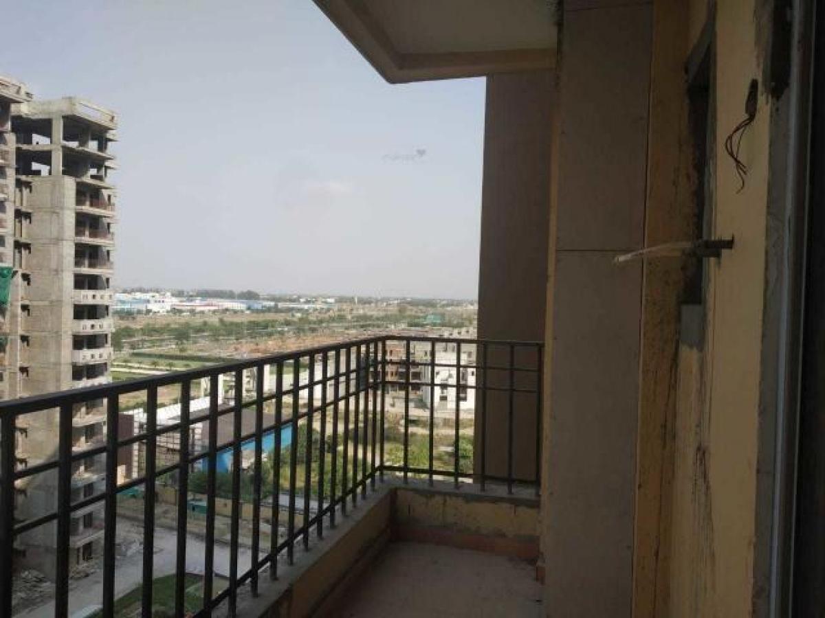 2 bedrooms House in Noida, India No. 68020