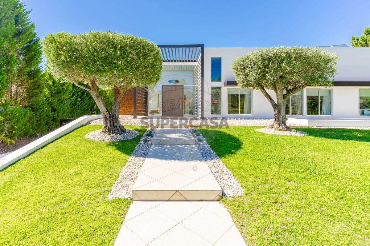 5 bedrooms Villa in Quinta do Conde, Portugal No. 241863