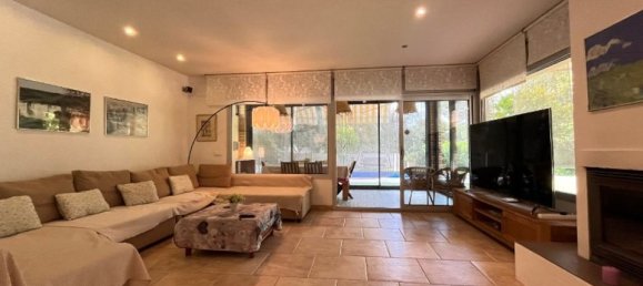 Villa de 5 dormitorios en Riells i Viabrea, Spain No. 169055 25