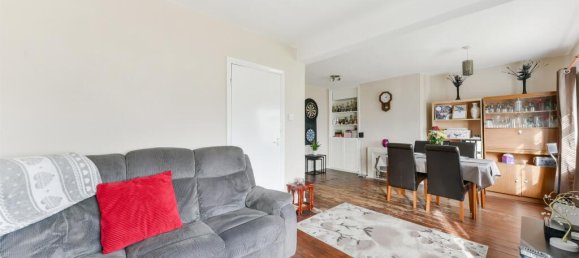 3 bedrooms House in Epsom, United Kingdom No. 9690 12