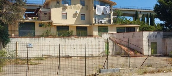 396m² Commercial property in Caltanissetta, Italy No. 372034 21