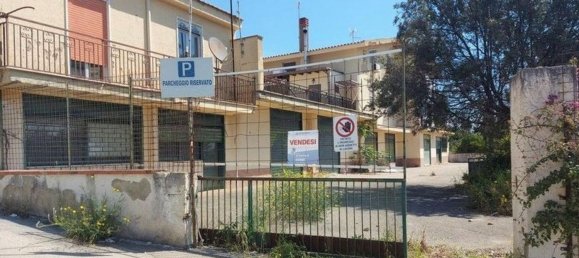 396m² Commercial property in Caltanissetta, Italy No. 372034 6