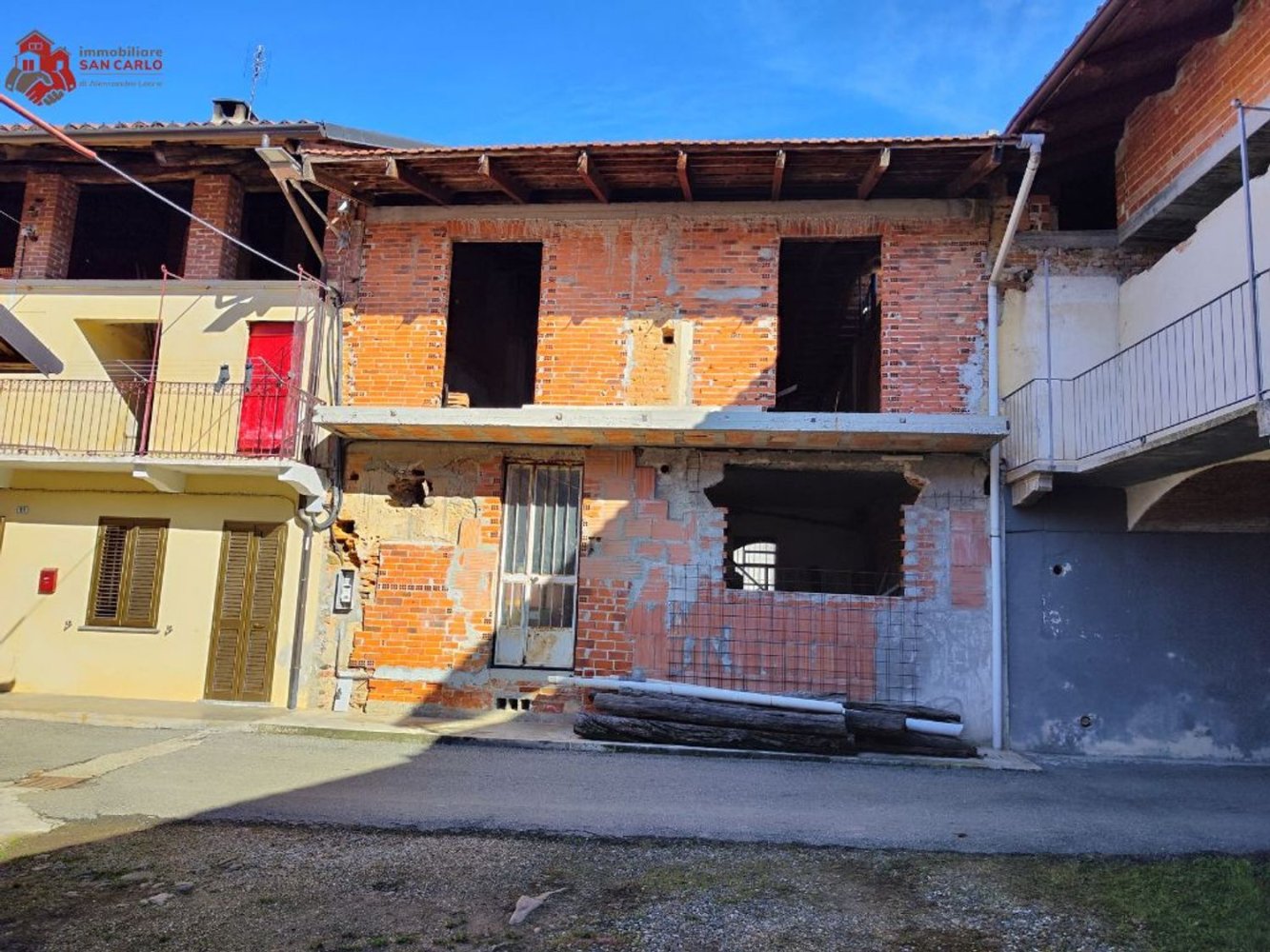 Casa de 4 habitaciónes en Vauda Canavese, Italy No. 58358