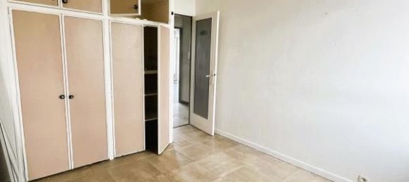 Квартира с 2 спальнями в Дранси, Франция № 181077 3