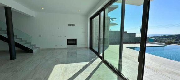 Вилла с 3 спальнями в Агиос Тихонас, Кипр № 18713 10