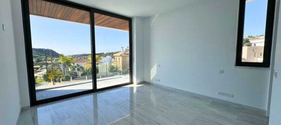 Вилла с 3 спальнями в Агиос Тихонас, Кипр № 18713 14