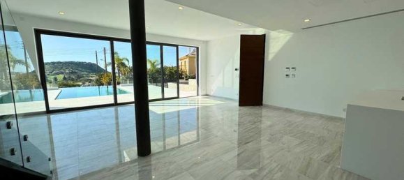 Вилла с 3 спальнями в Агиос Тихонас, Кипр № 18713 2