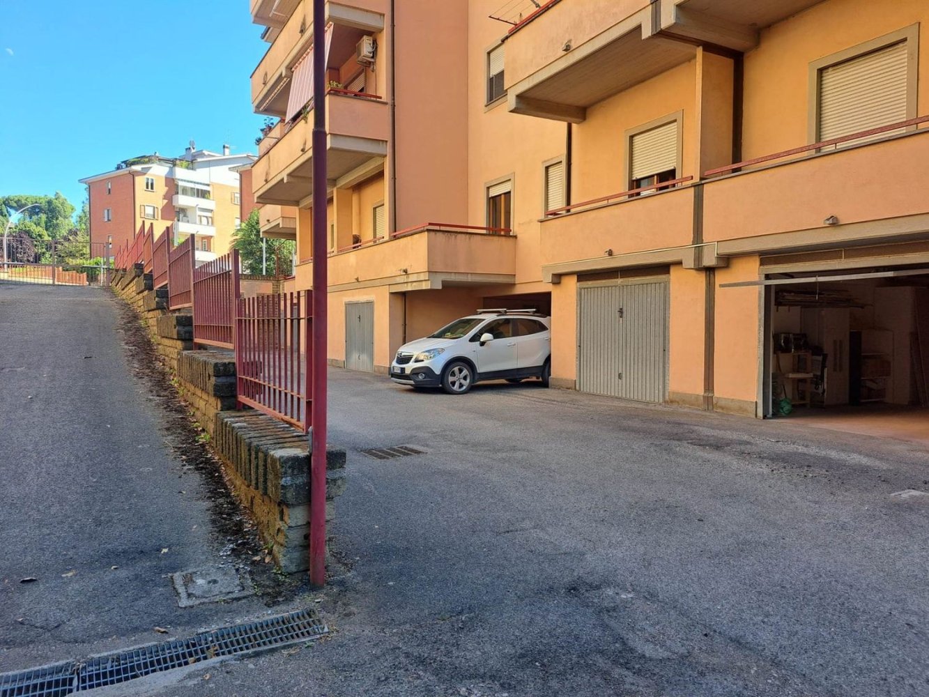 36m² Garage in Viterbo, Italy No. 280480