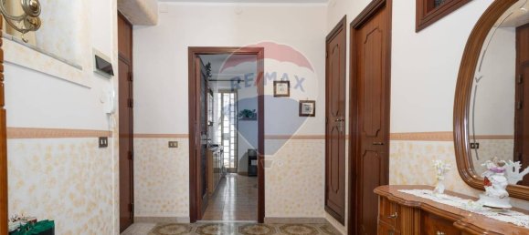5 rooms Apartment in Palermo, Italy No. 19409 11