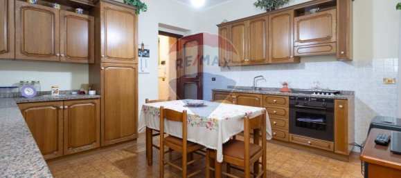 5 rooms Apartment in Palermo, Italy No. 19409 13