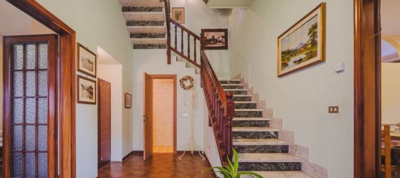 8 rooms House in Viareggio, Italy No. 211107 6