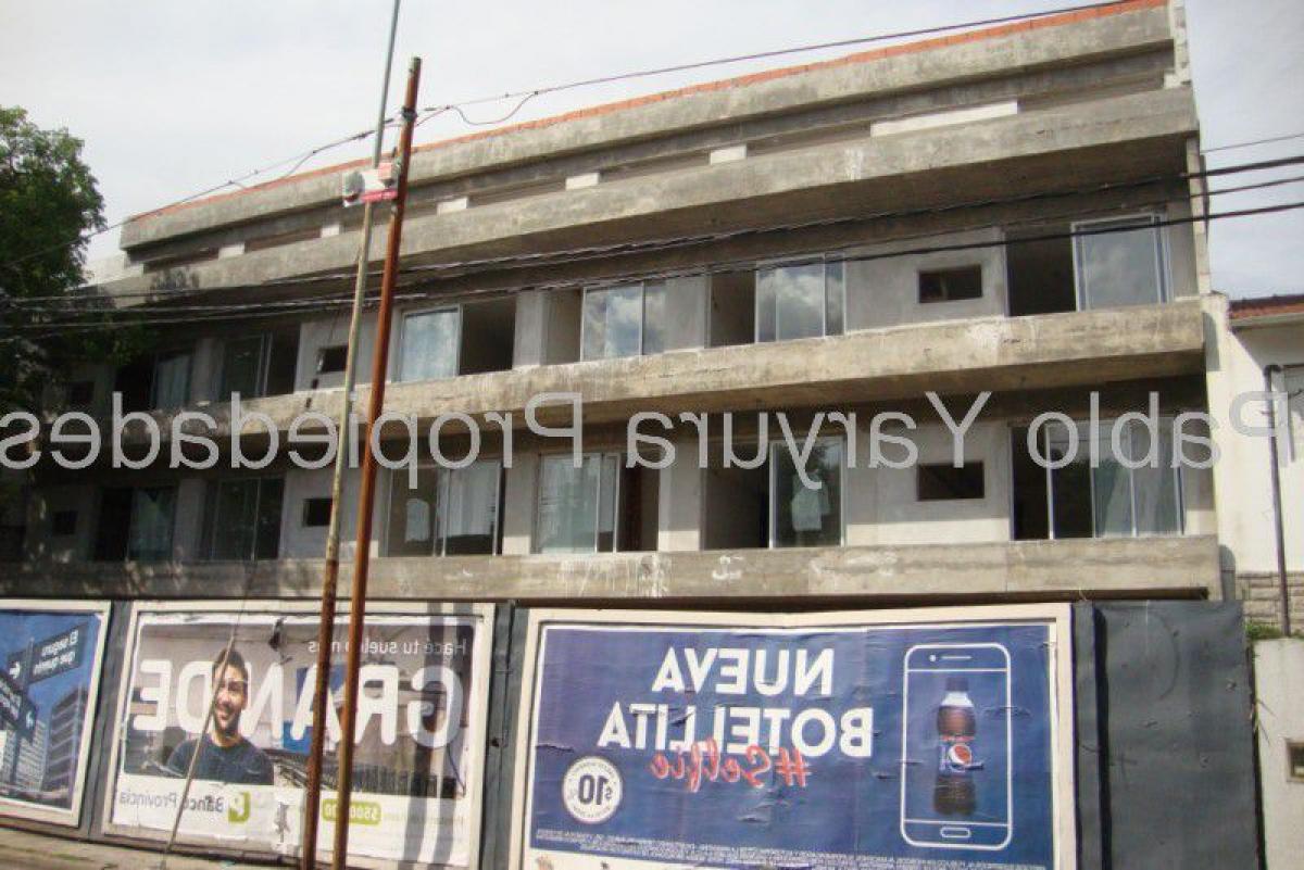 Apartamento T2 em Tres de Febrero, Argentina N.º 19584