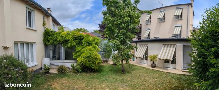 7غرفة منزل في Montreuil, France رقم 313158