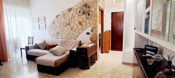 3غرفة شقة في Bari, Italy رقم 39581 15