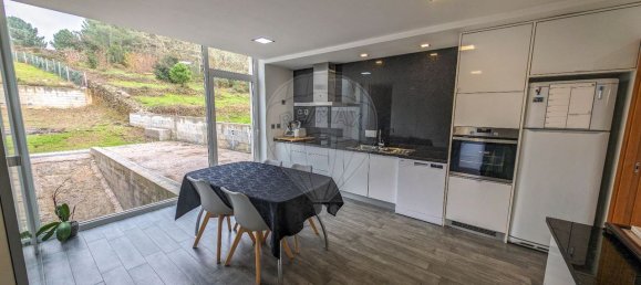 3 bedrooms House in Vila Real, Portugal No. 22844 12