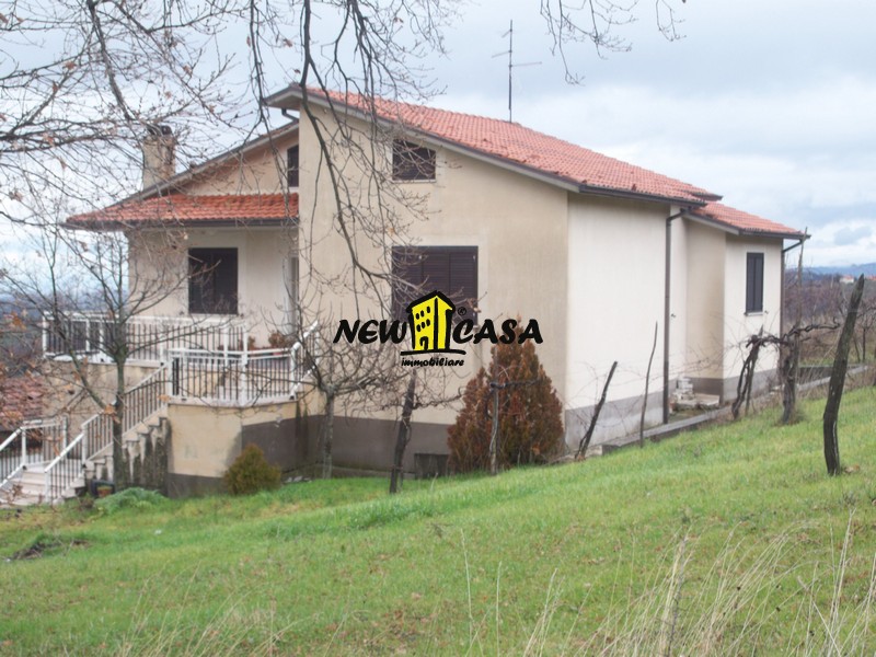 3 bedrooms House in Nusco, Italy No. 87141