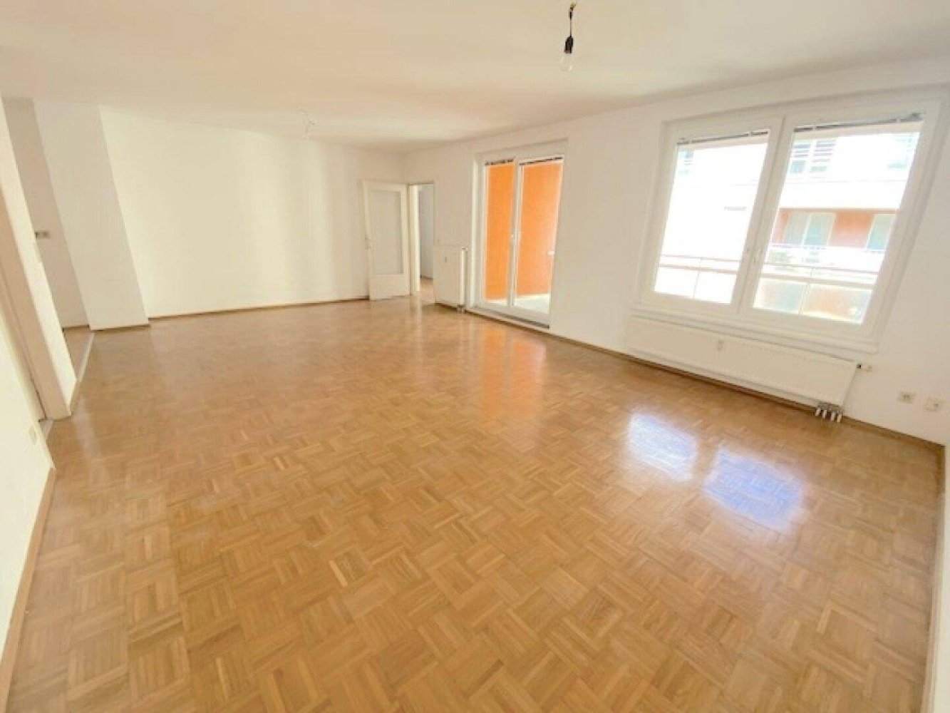 3غرفة شقة في Brigittenau, Austria رقم 137762