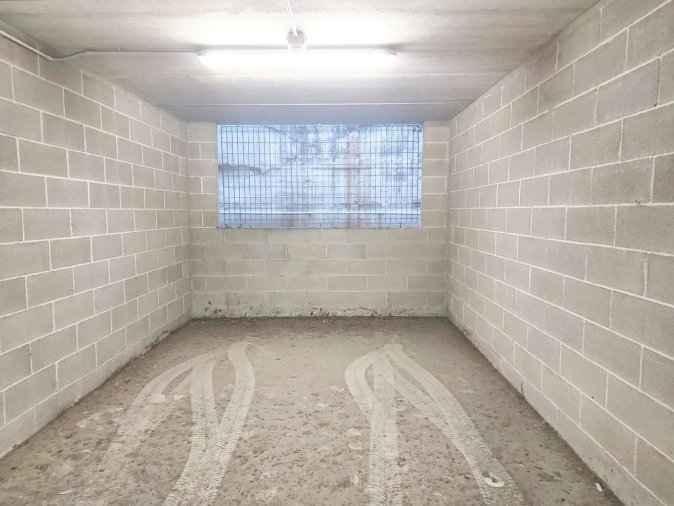 1غرفة مرآب في Imperia, Italy رقم 91468