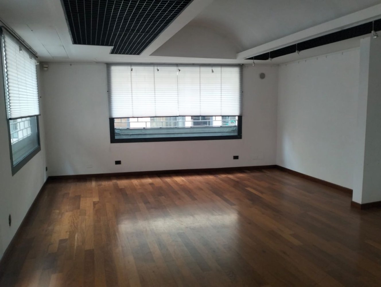 45m² Commercial property in Padua, Italy No. 265674