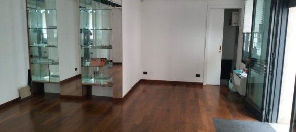 45m² Commercial property in Padua, Italy No. 265674 2