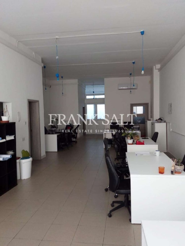 126m² Office in Iklin, Malta No. 11885