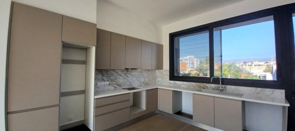 3 bedrooms Apartment in Germasogeia, Cyprus No. 749 5